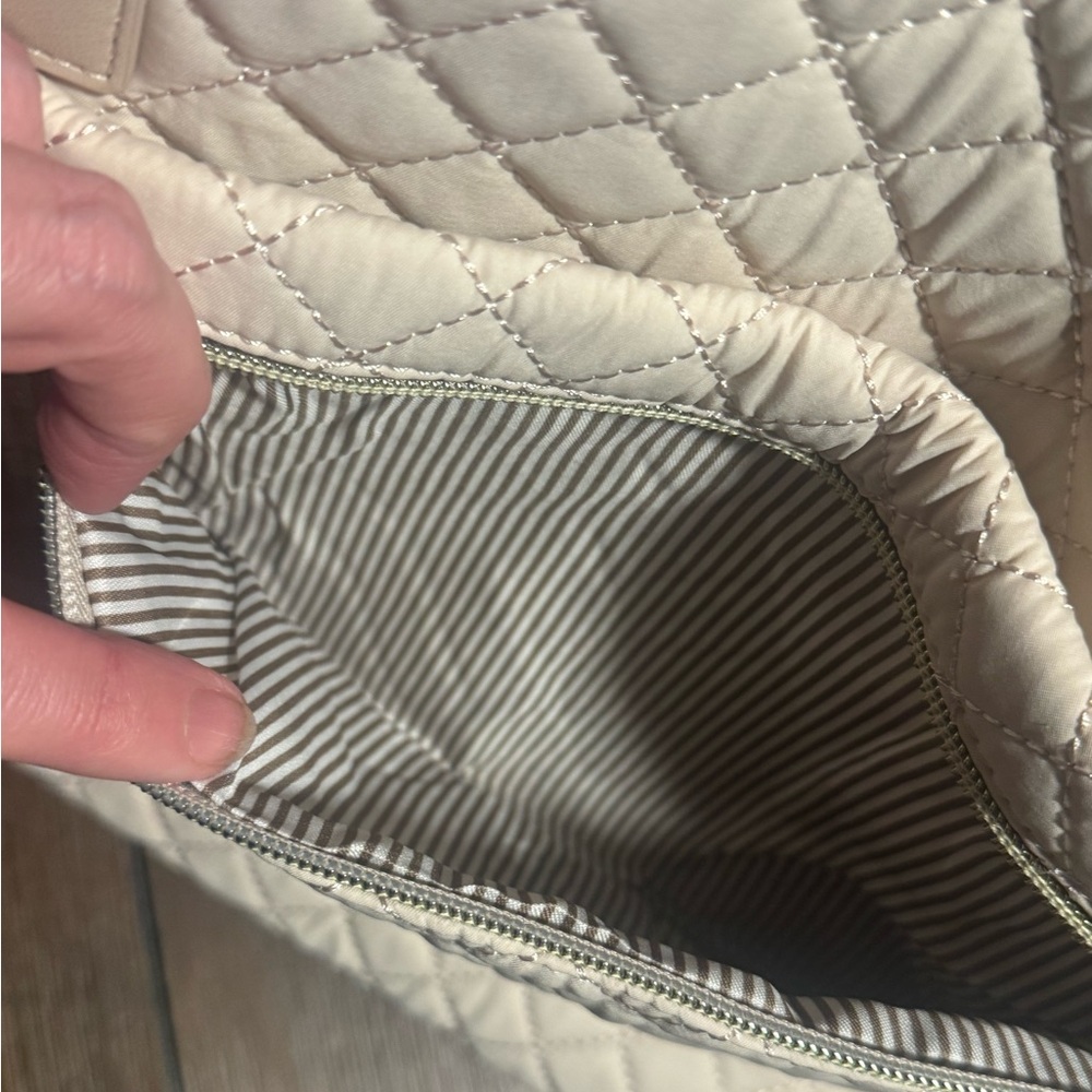 Lovevook large Travel/work diamond quilted tote Bag in Cream - Picture 6 of 16